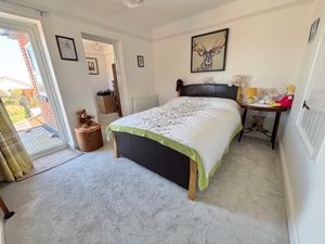 Bedroom- click for photo gallery